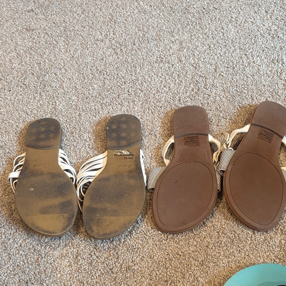 Assorted Flip Flops Collection - Picture 14 of 16